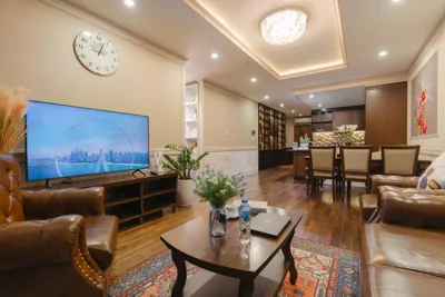 Three-Bedroom Apartment - High Floor — Leman Luxury Suites